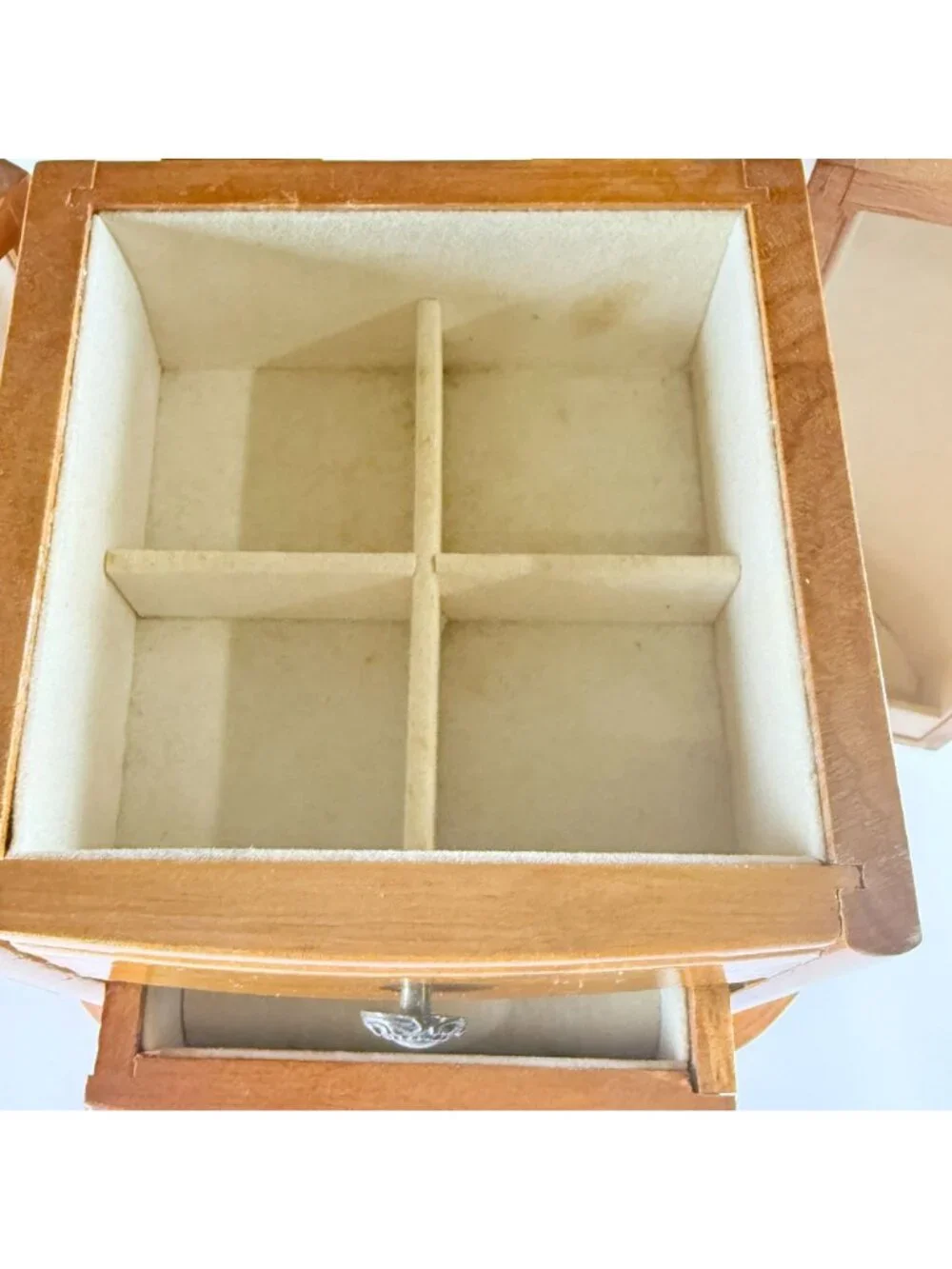 Unbranded oak jewelry